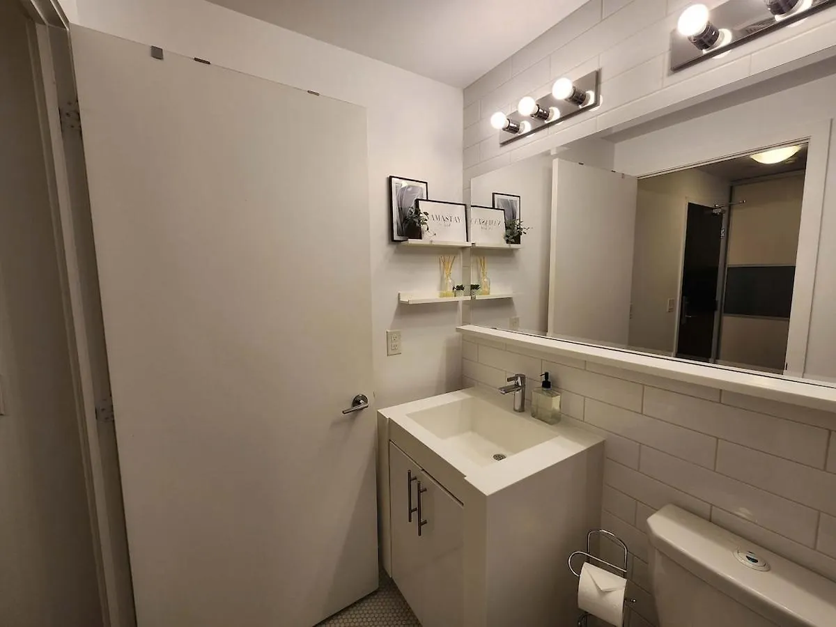 Queen St West Haven - Modern Loft, Downtown Toronto, Free Parking Lägenhet Toronto