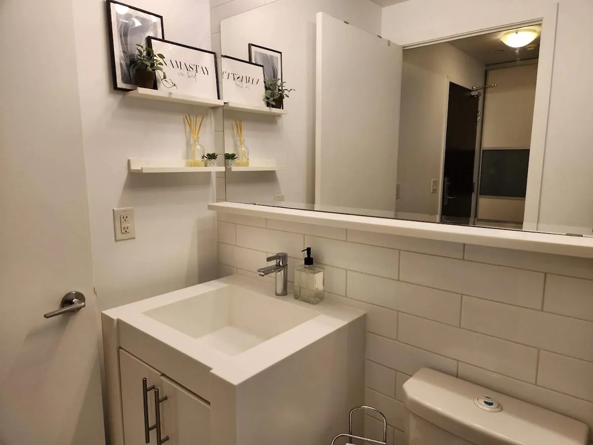 Queen St West Haven - Modern Loft, Downtown Toronto, Free Parking Kanada