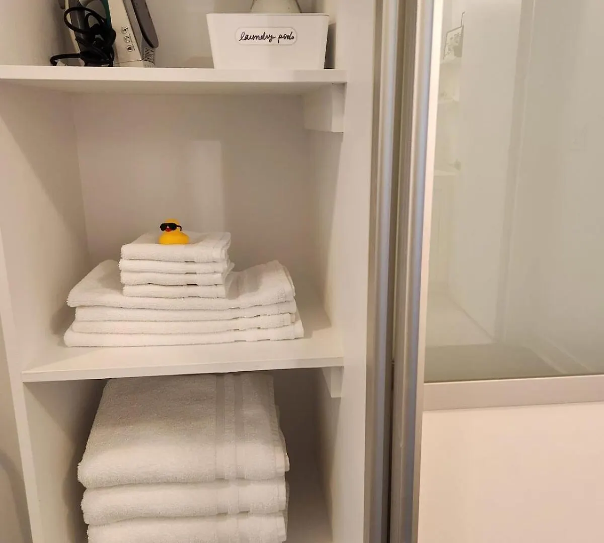 Queen St West Haven - Modern Loft, Downtown Toronto, Free Parking Kanada