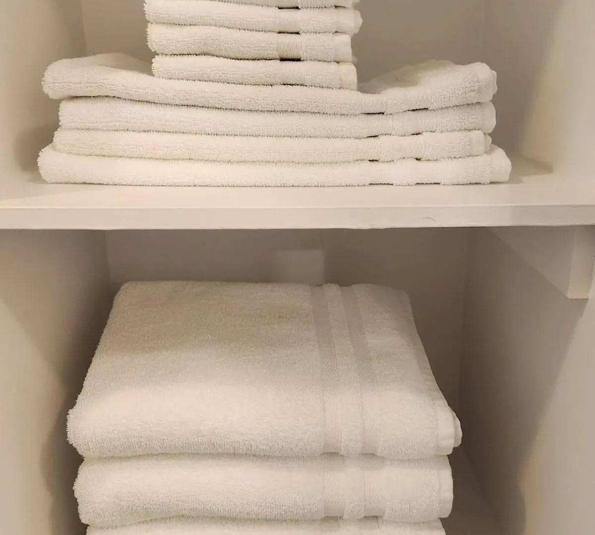 Queen St West Haven - Modern Loft, Downtown Toronto, Free Parking