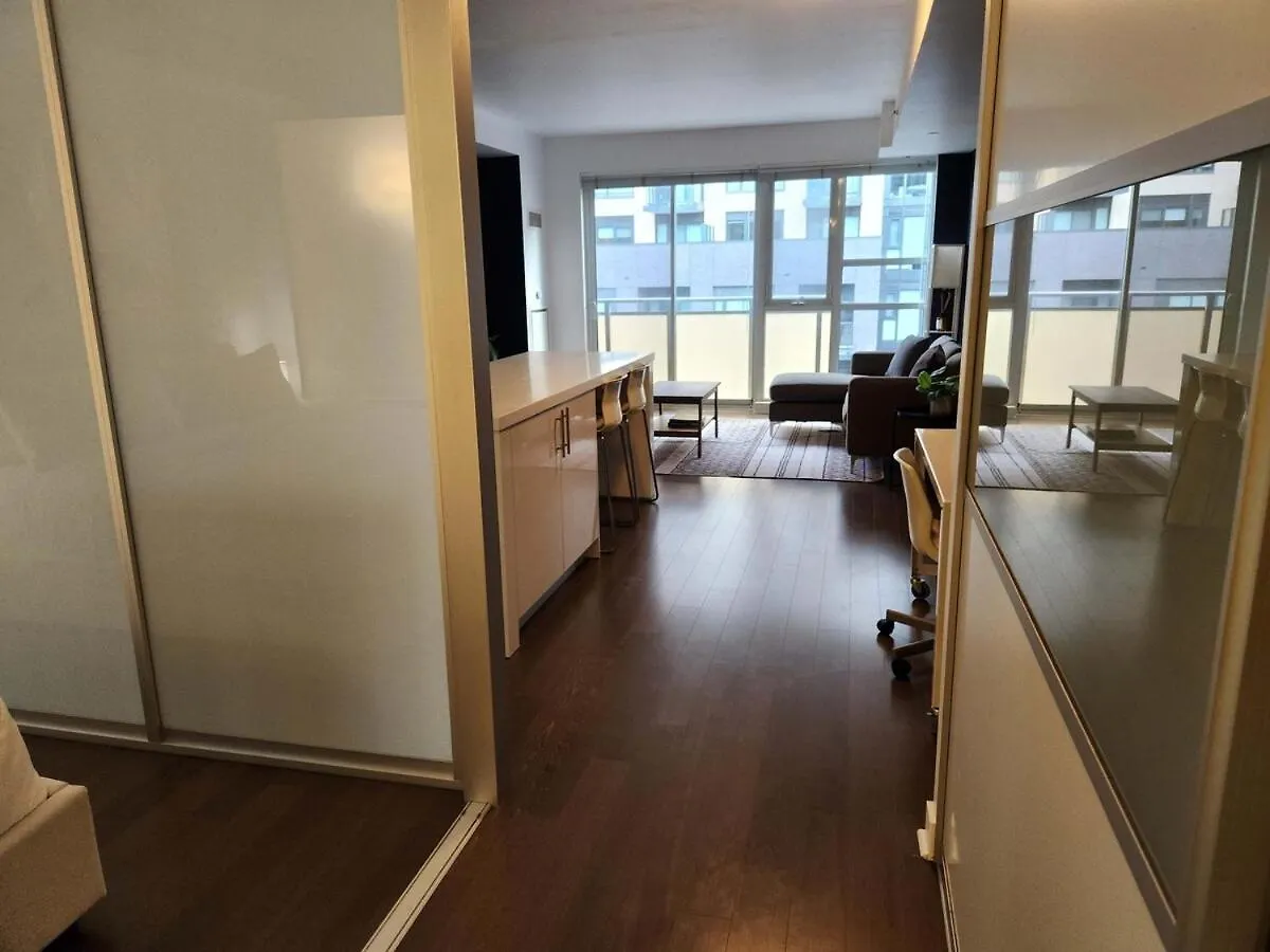 Queen St West Haven - Modern Loft, Downtown Toronto, Free Parking Toronto
