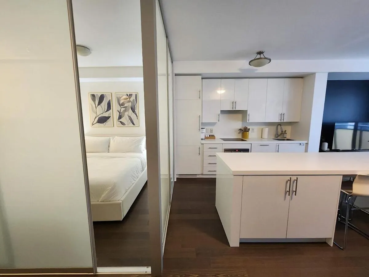 Queen St West Haven - Modern Loft, Downtown Toronto, Free Parking अपार्टमेंट Toronto