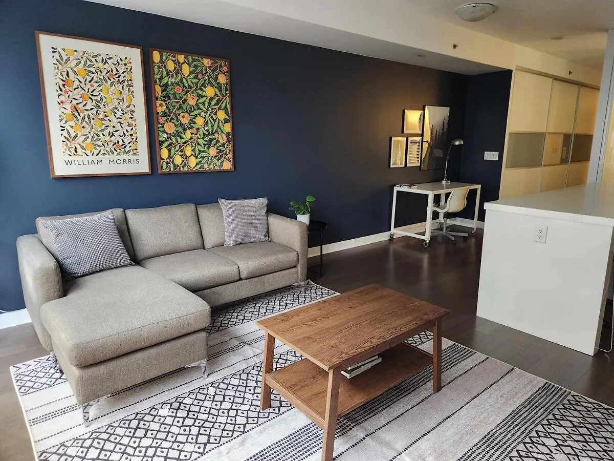 Queen St West Haven - Modern Loft, Downtown Toronto, Free Parking