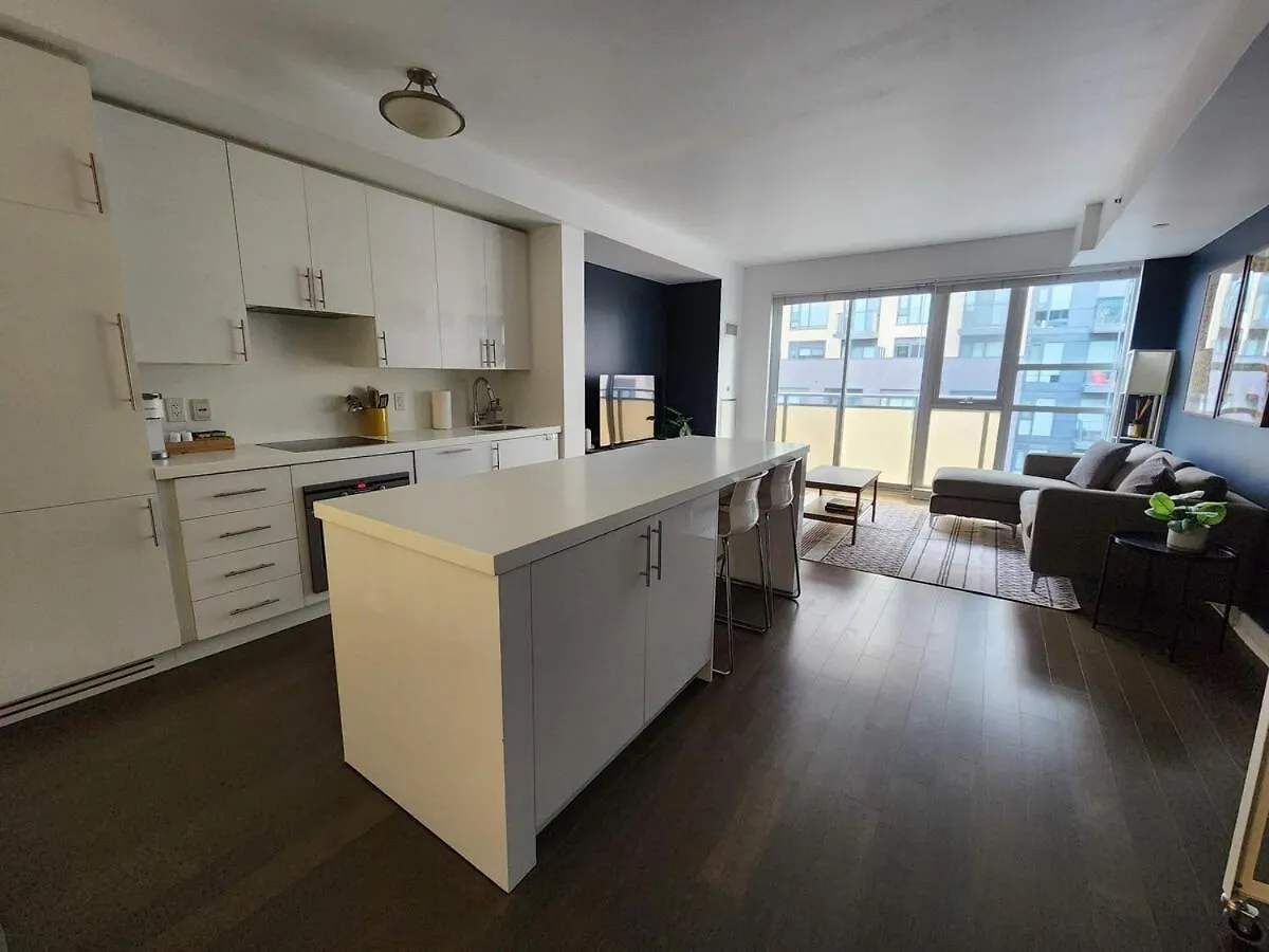Queen St West Haven - Modern Loft, Downtown Toronto, Free Parking 0*, تورونتو